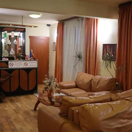 Hotel Palitra Varna Buitenkant foto