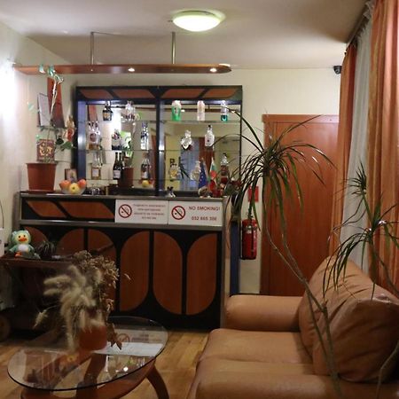 Hotel Palitra Varna Buitenkant foto