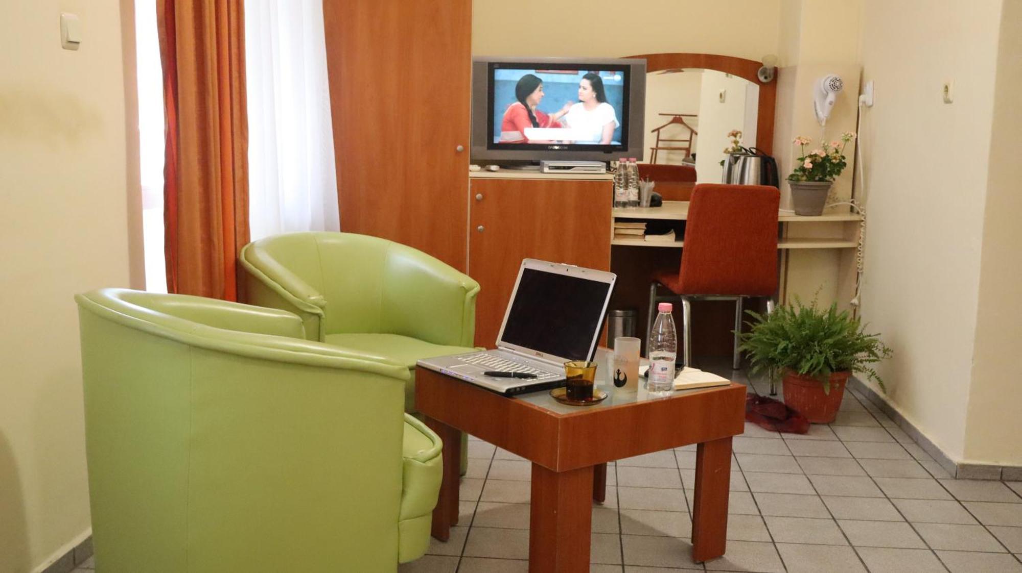 Hotel Palitra Varna Buitenkant foto