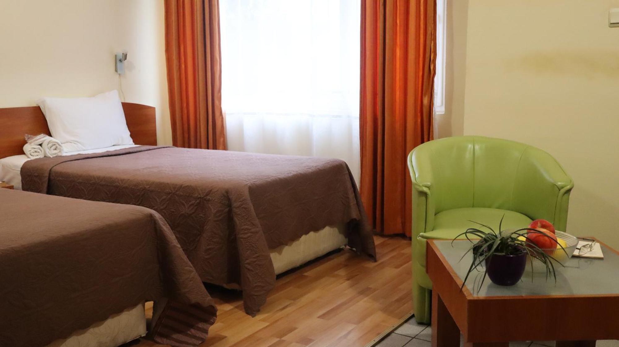 Hotel Palitra Varna Buitenkant foto