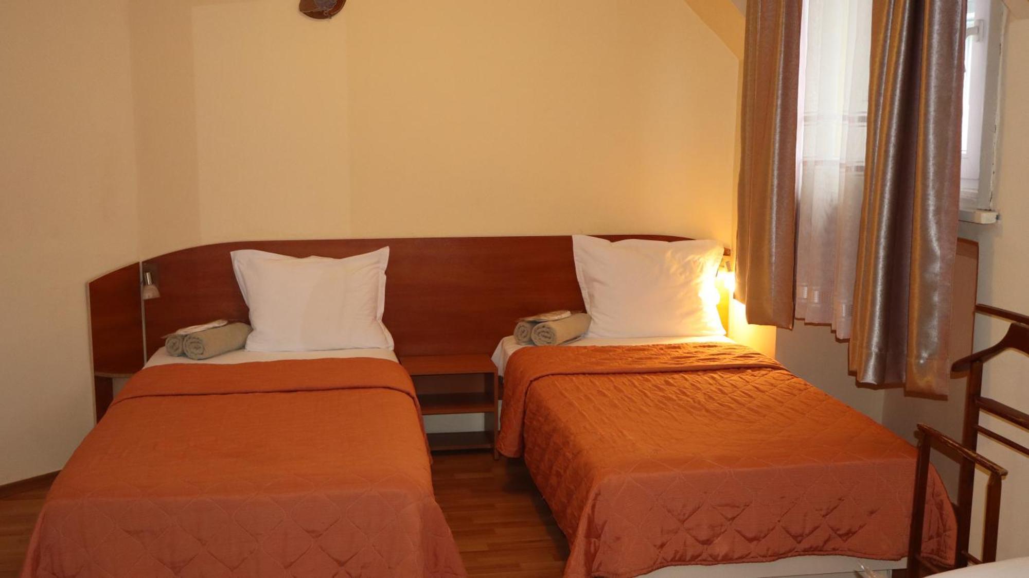 Hotel Palitra Varna Buitenkant foto