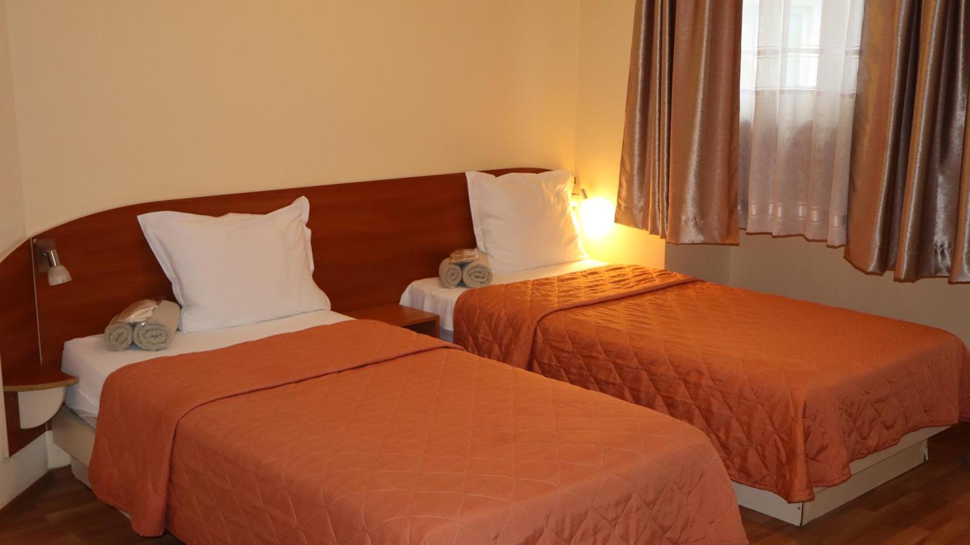 Hotel Palitra Varna Buitenkant foto