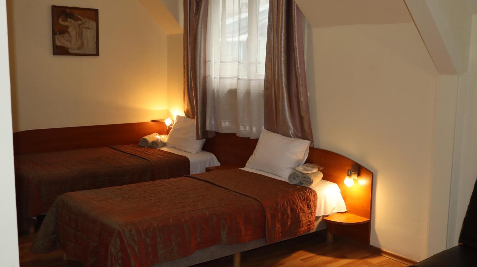 Hotel Palitra Varna Buitenkant foto