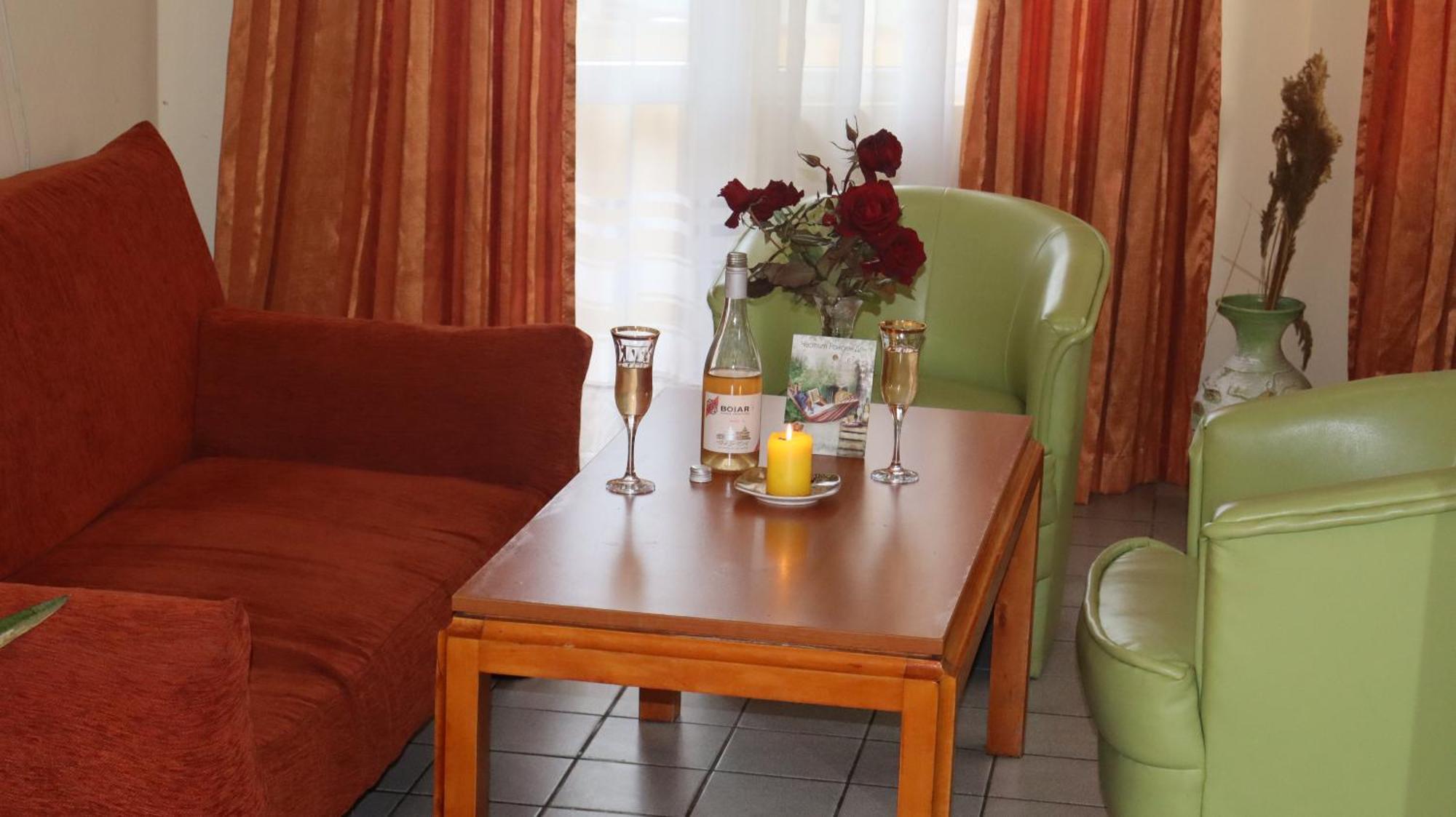 Hotel Palitra Varna Buitenkant foto