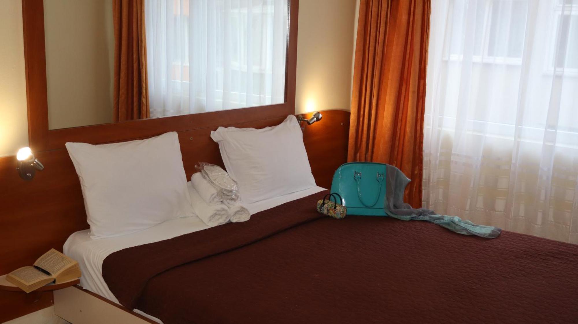 Hotel Palitra Varna Buitenkant foto