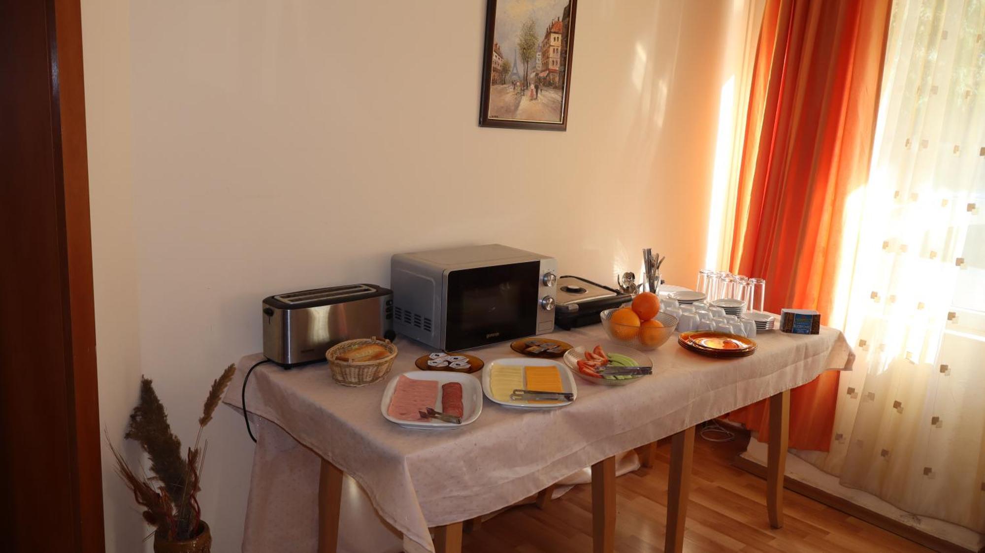Hotel Palitra Varna Buitenkant foto
