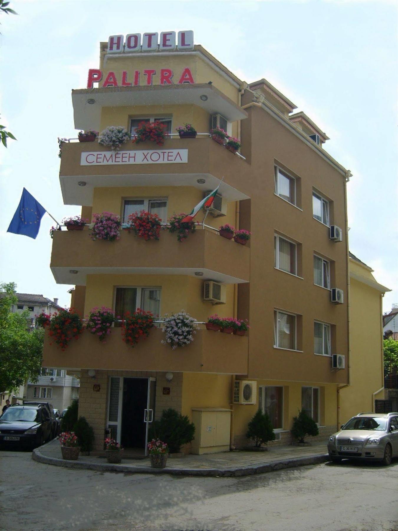 Hotel Palitra Varna Buitenkant foto